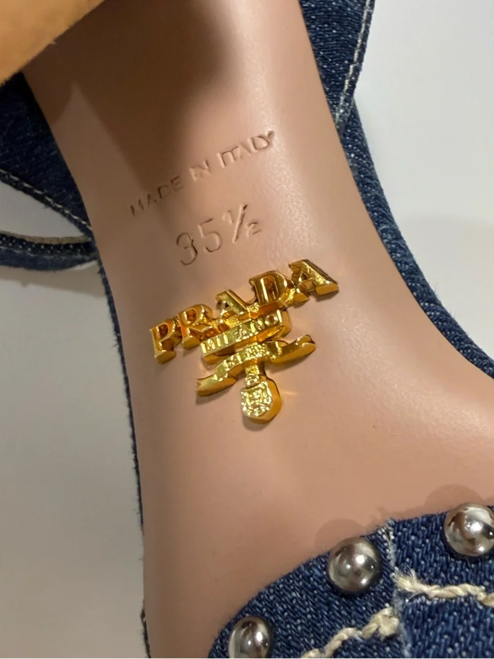 Prada bold iconic